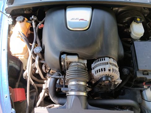 Used 2005 Chevrolet SSR w/ Preferred Equipment Group image 18