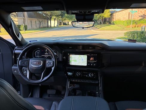 Used 2024 GMC Sierra 1500 AT4 w/ Technology Package image 12