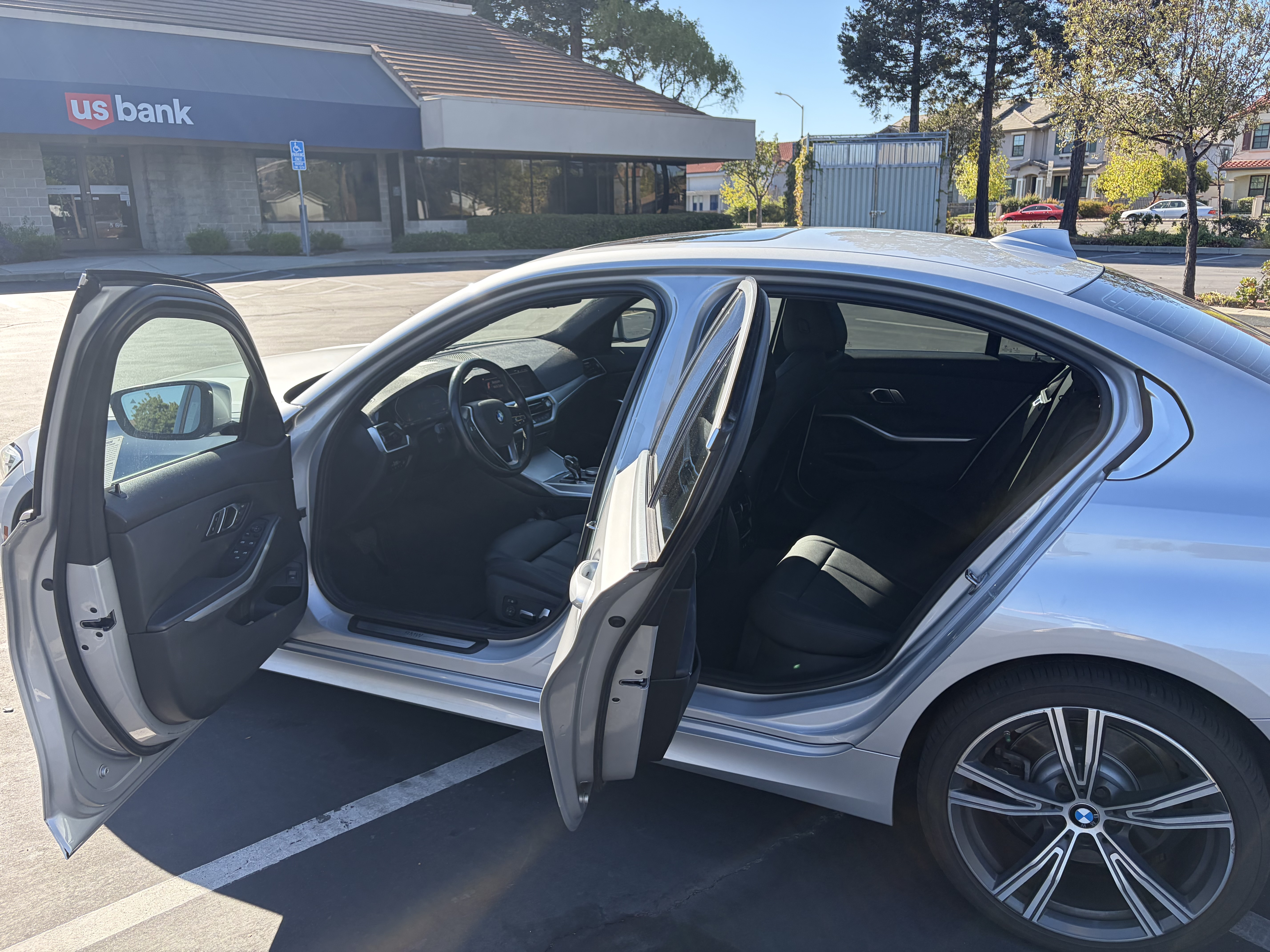 Used 2019 BMW 330i Sedan w/ Convenience Package RWD image 12