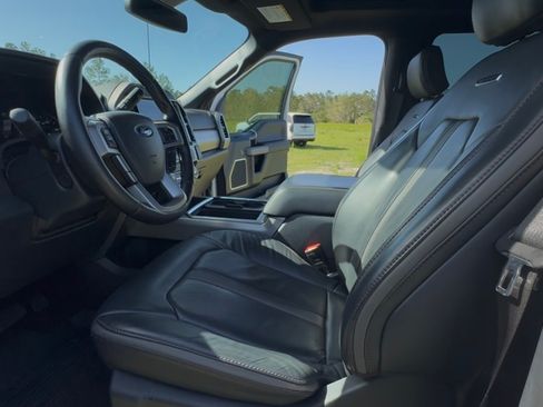 Used 2022 Ford F350 Platinum w/ FX4 Off-Road Package AWD/4WD image 9