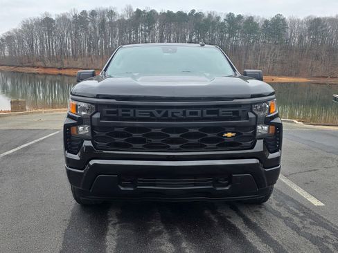 Used 2023 Chevrolet Silverado 1500 Custom image 4