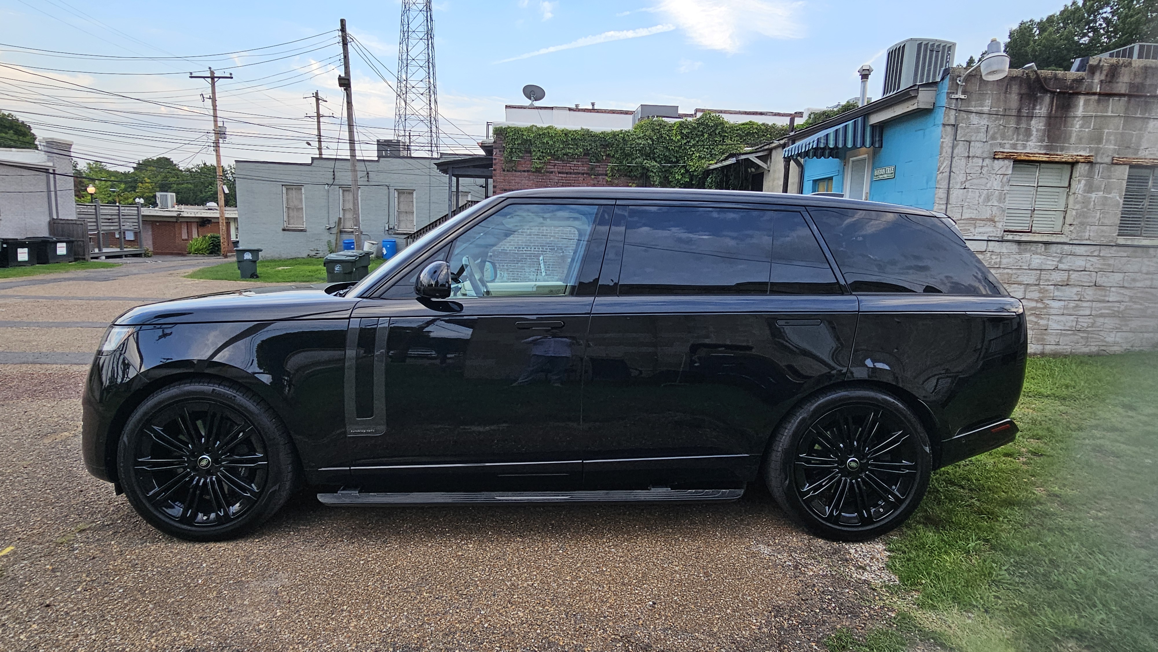 Used 2024 Land Rover Range Rover Long Wheelbase Autobiography AWD/4WD image 5