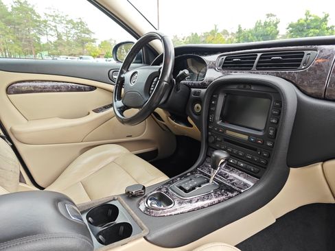 Used 2004 Jaguar S-TYPE R image 31