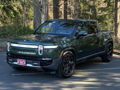 Used 2023 Rivian R1T Adventure image 4