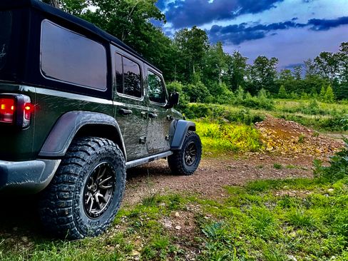 Used 2023 Jeep Wrangler Unlimited Sport image 2