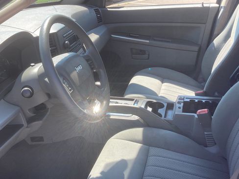 Used 2006 Jeep Grand Cherokee Laredo AWD/4WD image 5