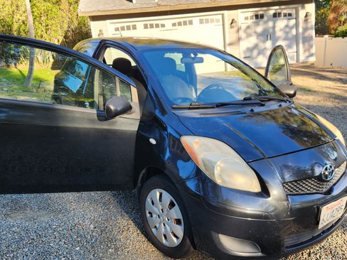 Used 2009 Toyota Yaris 2-Door Hatchback image 15
