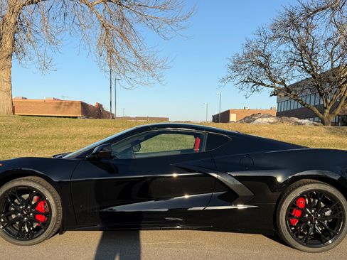 Used 2024 Chevrolet Corvette Stingray Premium Cpe w/ Battery Protection Package image 4