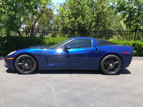 Used 2005 Chevrolet Corvette Coupe w/ Preferred Equipment Group image 12