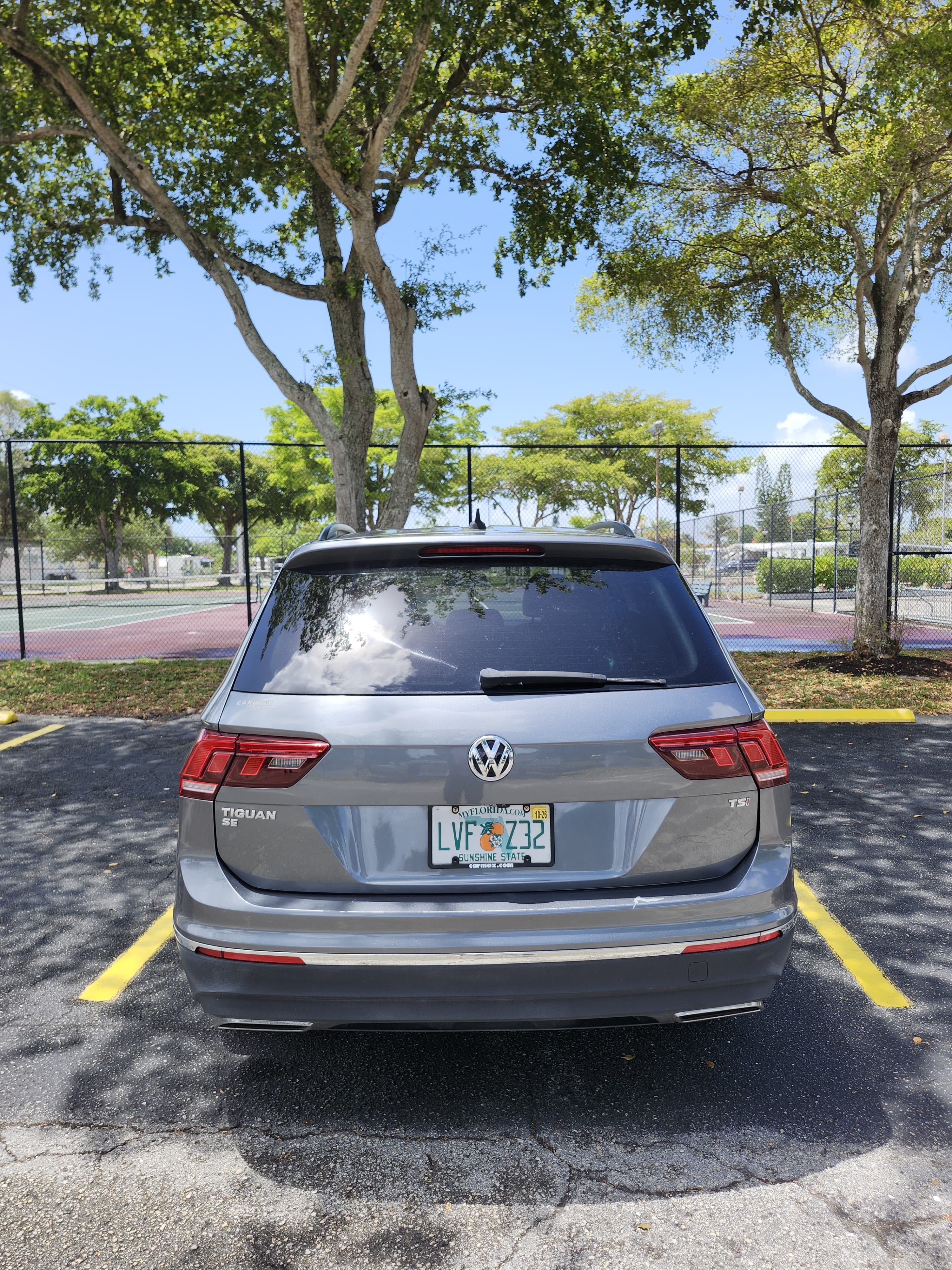 Used 2018 Volkswagen Tiguan SE FWD image 6