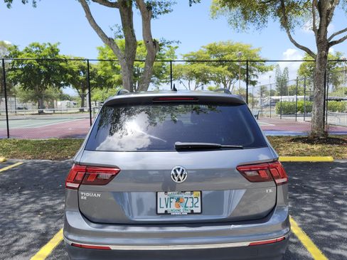 Used 2018 Volkswagen Tiguan SE FWD image 6