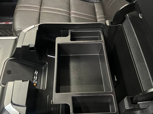 Used 2024 Chevrolet Silverado 3500 High Country w/ High Country Premium Package image 11