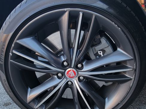 Used 2016 Jaguar XJ Supercharged image 23