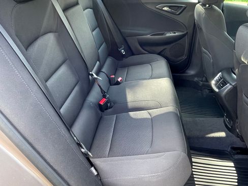Used 2018 Chevrolet Malibu LT FWD image 12