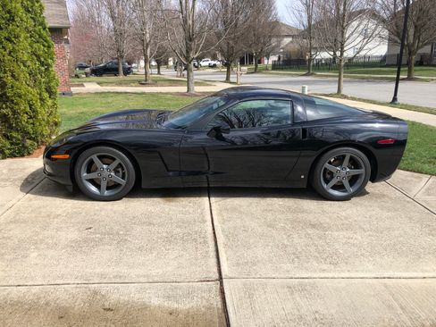 Used 2007 Chevrolet Corvette Coupe 2D w/ Preferred Equipment Group image 2