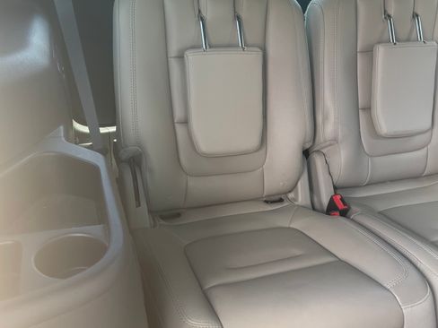 Used 2014 Ford Explorer XLT w/ Equipment Group 202A FWD image 15
