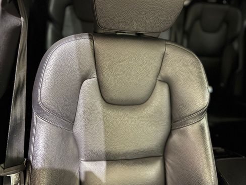 Used 2019 Volvo XC90 T6 Momentum w/ Advanced Package AWD/4WD image 5