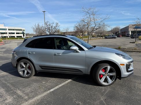 Used 2022 Porsche Macan S image 2