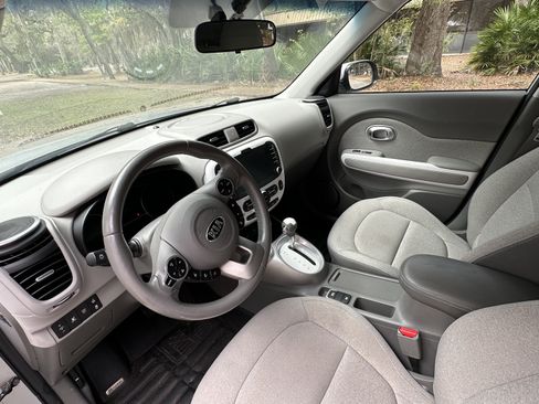 Used 2016 Kia Soul EV image 16