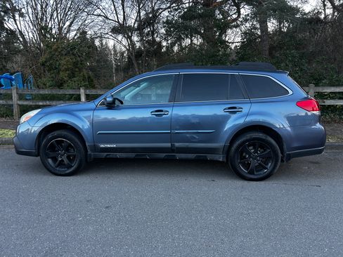 Used 2013 Subaru Outback 2.5i Limited w/ Moonroof Pkg image 11