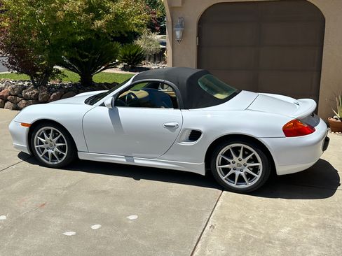 Used 1999 Porsche Boxster RWD image 8