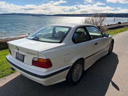 Used 1996 BMW 328iS Coupe RWD image 5