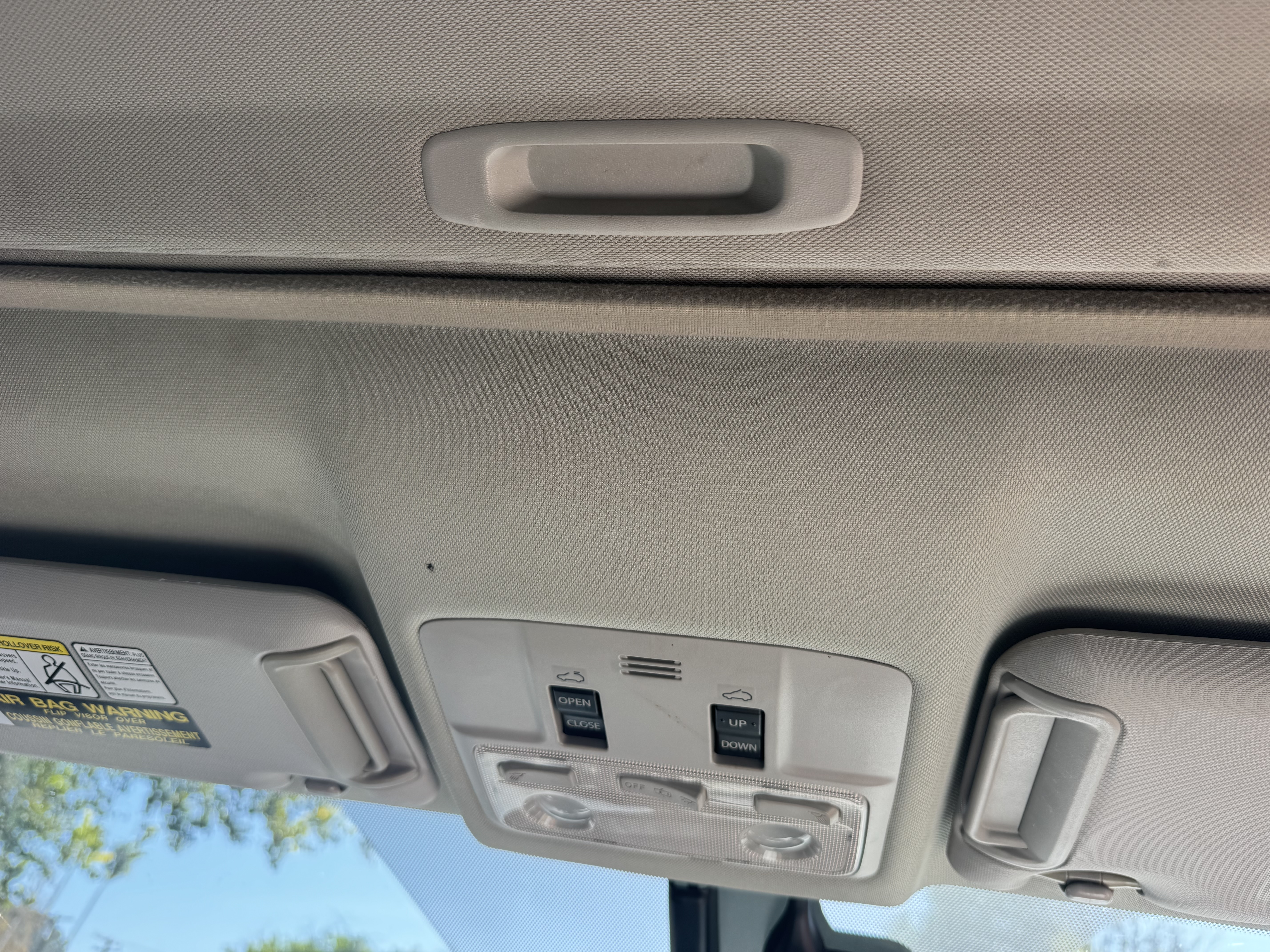 Used 2015 Toyota RAV4 Limited w/ Technology Package FWD image 8