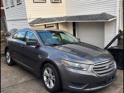 Used 2014 Ford Taurus SE