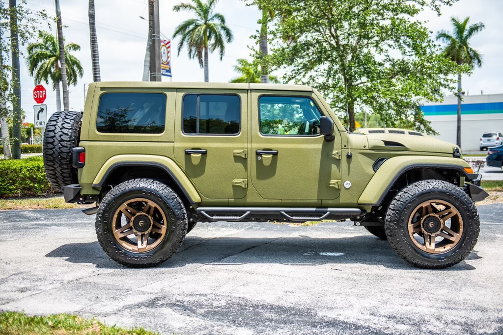 Used 2018 Jeep Wrangler Unlimited Sport S AWD/4WD image 9