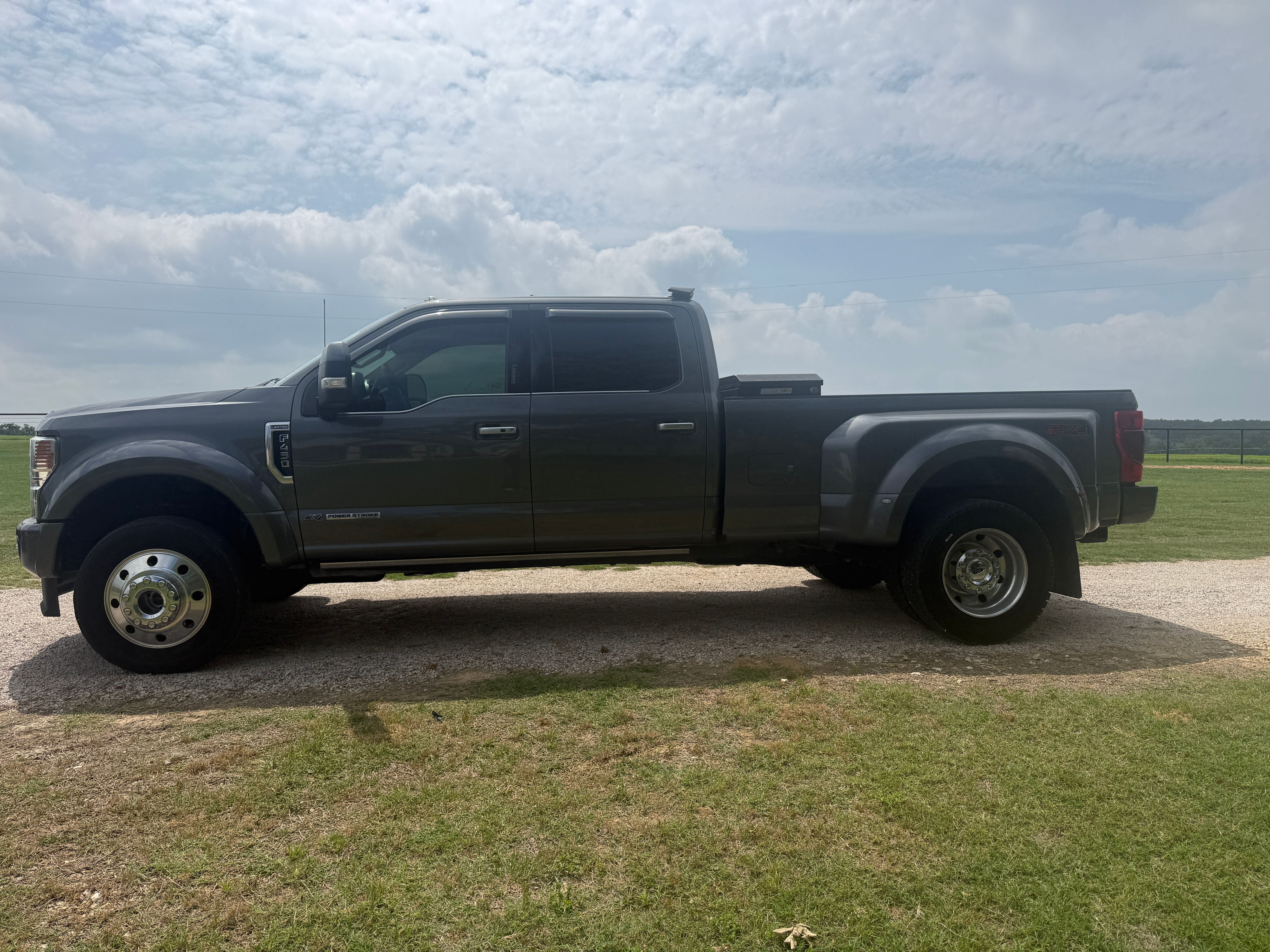 Used 2022 Ford F450 Limited w/ FX4 Off-Road Package AWD/4WD image 10