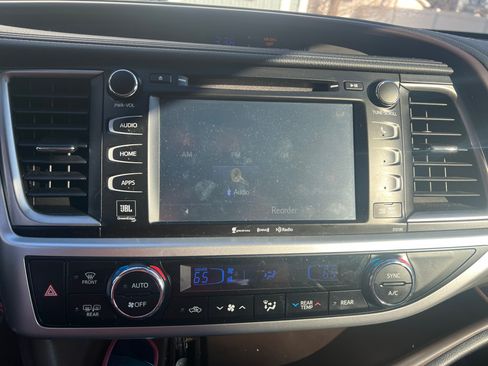 Used 2017 Toyota Highlander Limited image 11