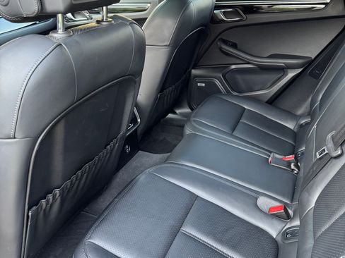 Used 2020 Porsche Macan S AWD/4WD image 15