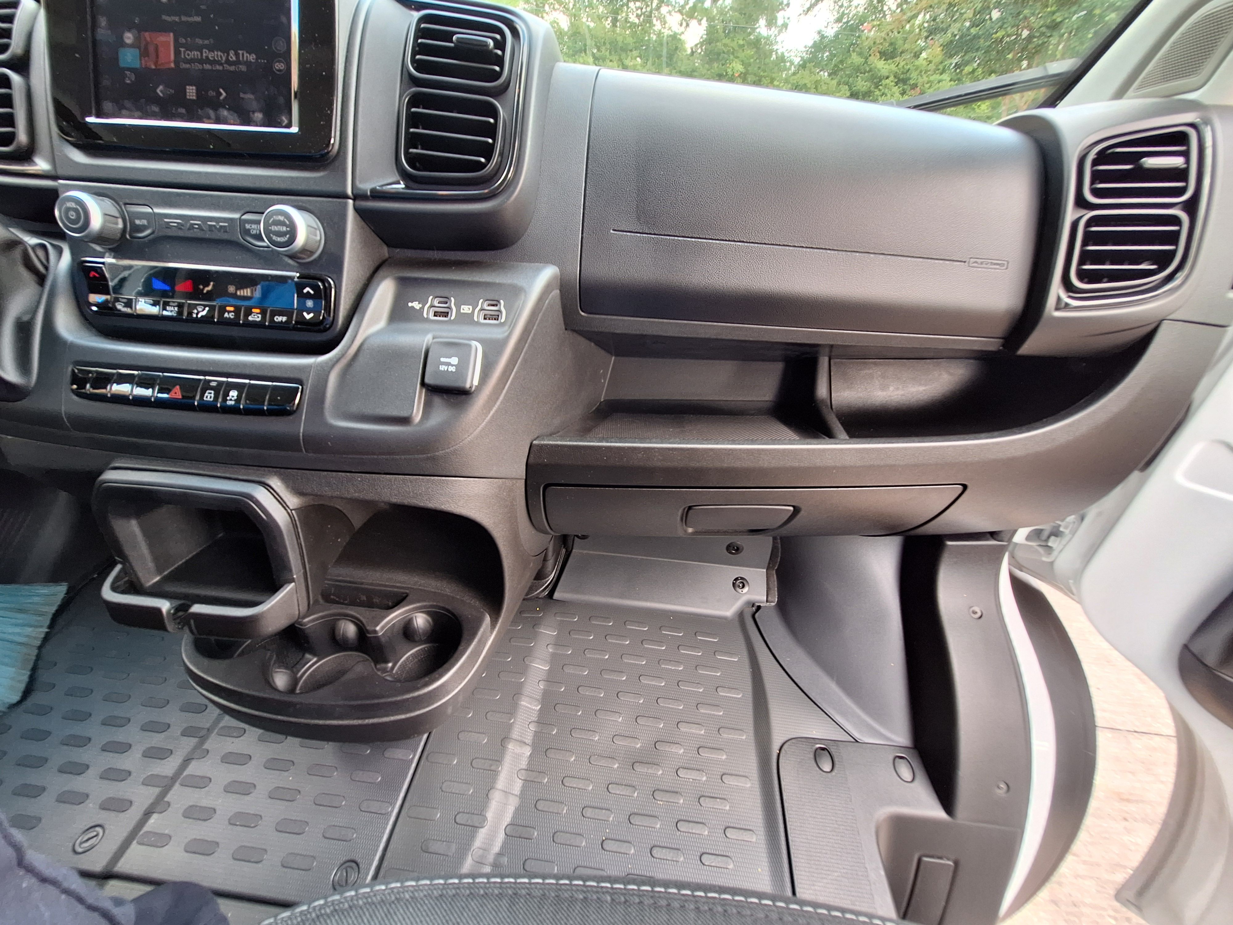 Used 2022 RAM ProMaster 2500 FWD image 12