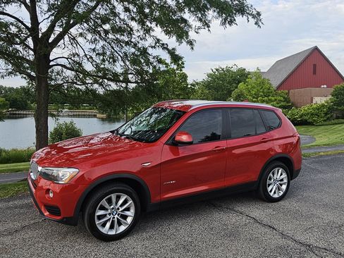 Used 2017 BMW X3 xDrive28i AWD/4WD image 2