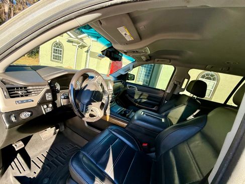 Used 2020 GMC Yukon XL Denali image 5