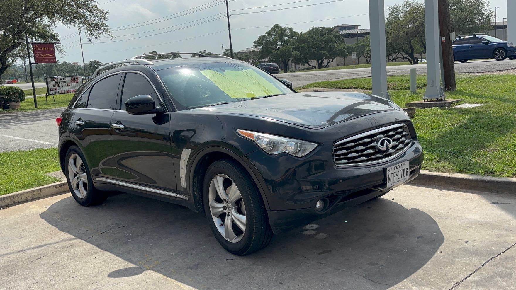 Used 2009 INFINITI FX35 2WD w/ Navigation Pkg image 1