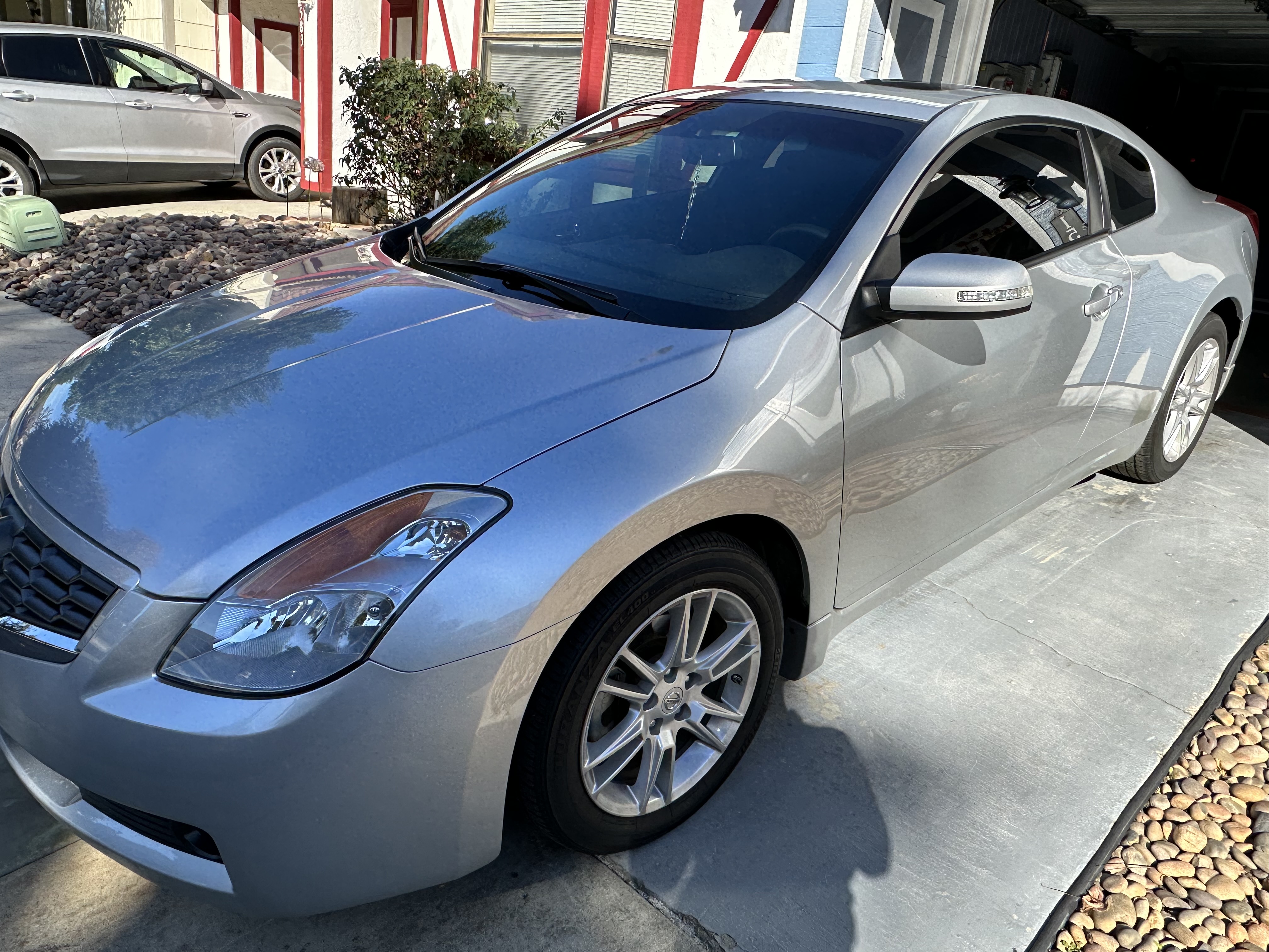Used 2008 Nissan Altima 3.5 SE w/ Premium Pkg FWD image 2