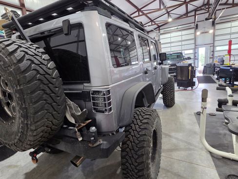 Used 2013 Jeep Wrangler Unlimited Rubicon w/ Connectivity Group image 17