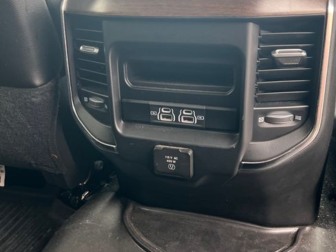 Used 2022 RAM 2500 Laramie AWD/4WD image 14