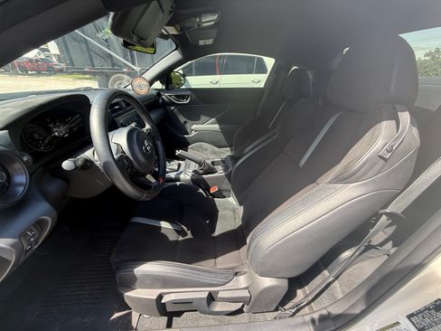 Used 2023 Toyota GR86 Premium image 13