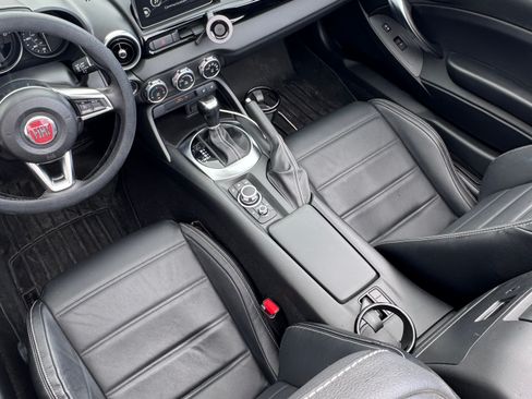 Used 2020 FIAT 124 Spider Lusso w/ Convenience Group RWD image 9