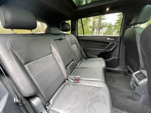 Used 2020 Volkswagen Tiguan SE R-Line image 15