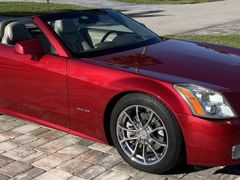 Used 2005 Cadillac XLR Convertible 2D image 9