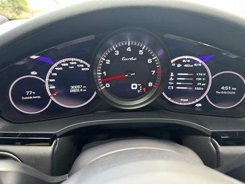 Used 2021 Porsche Cayenne Turbo AWD/4WD image 30