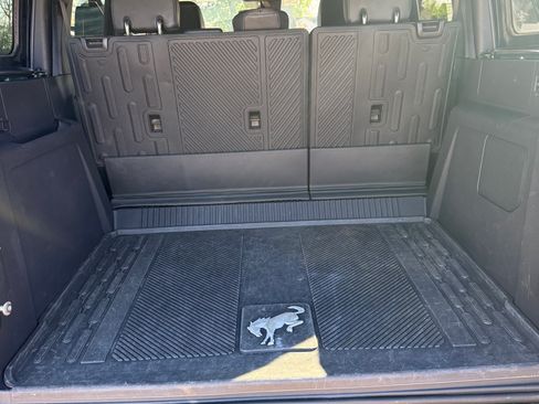 Used 2023 Ford Bronco Badlands image 11