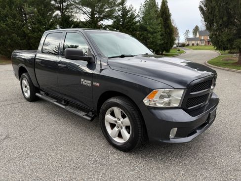 Used 2014 RAM 1500 Express image 11
