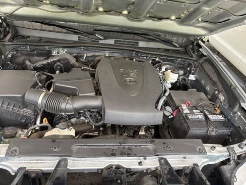Used 2023 Toyota Tacoma SR5 RWD image 2