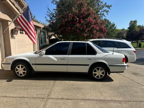 Used 1993 Honda Accord LX image 2