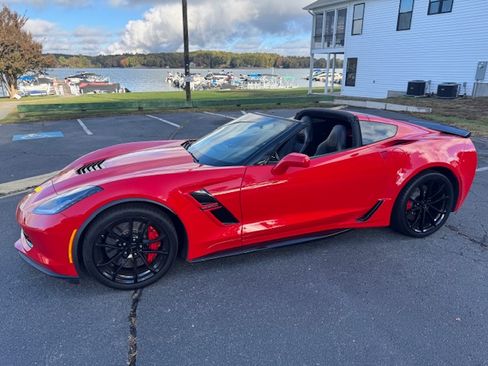 Used 2019 Chevrolet Corvette Grand Sport w/ Carbon Flash Badge Package image 8