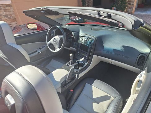 Used 2013 Chevrolet Corvette Convertible w/ 2LT Preferred Equipment Group image 8